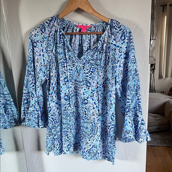 Lilly Pulitzer Tops - Lilly Pulitzer Blue and White Patterned Blouse. Willa Flounce sleeve